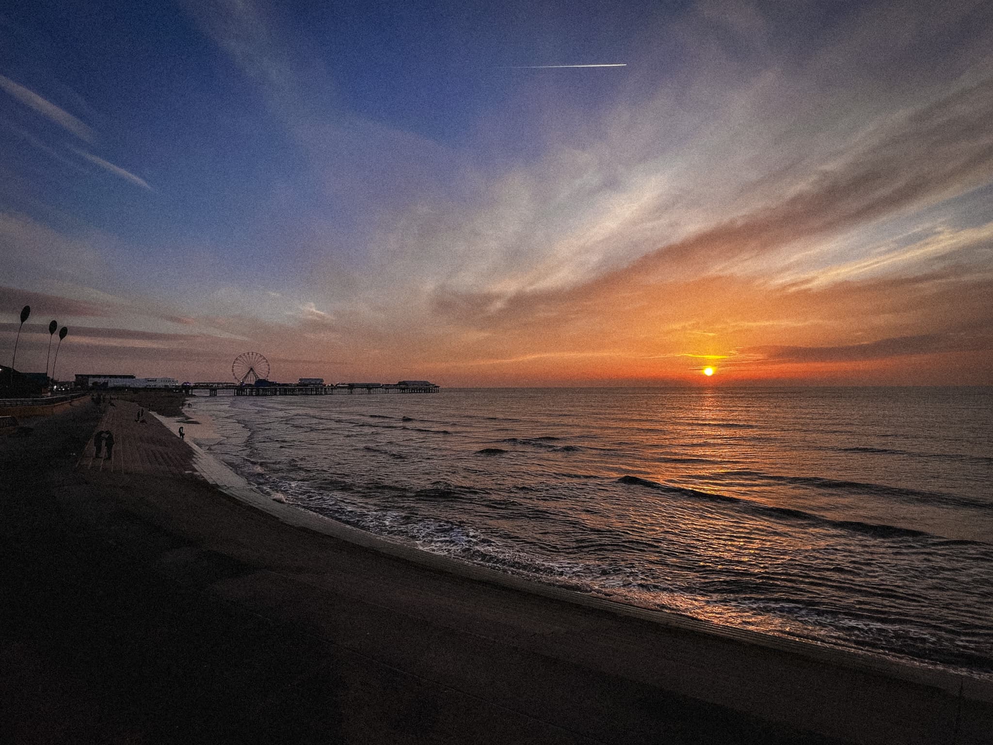 The sunset in a beach in Blackpool